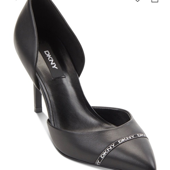 Dkny Shoes - NWOT DKNY Rosetta Logo Pump